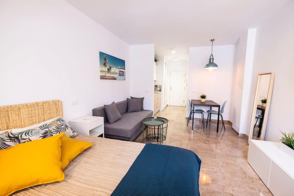 Modern & Cozy Studio Excellent Location Near Beach Торремолінос Екстер'єр фото
