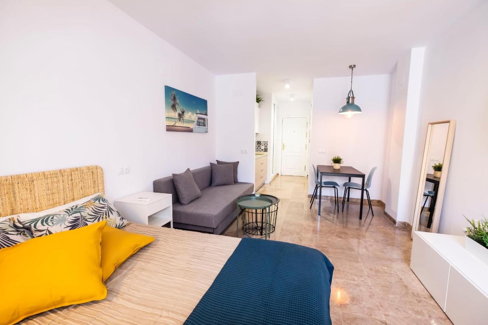 Modern & Cozy Studio Excellent Location Near Beach Торремолінос Екстер'єр фото